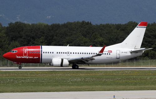LN-KHC 733WL tailW.JPG